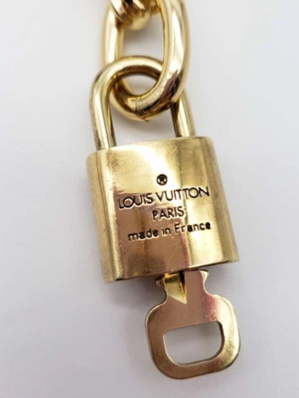 Gold-Plated Necklace with Authentic Louis Vuitton Padlock - Picture 10 of 14